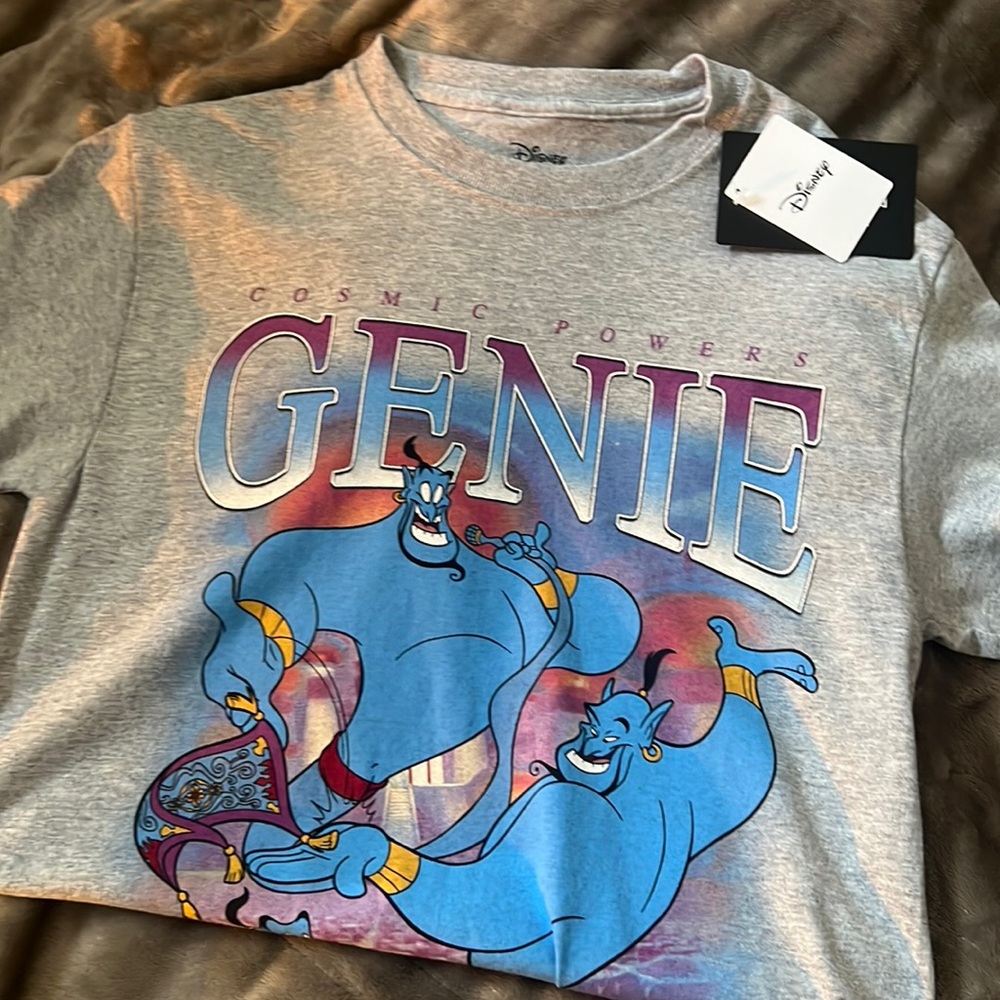 Pretty little thing Genie graphic shirt